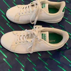 Mens Adidas size 8/ women’s 10